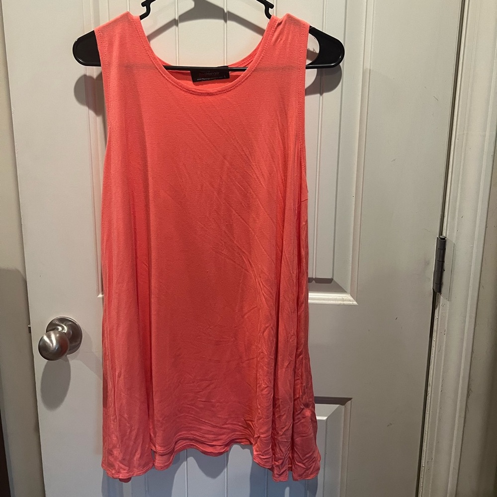 RED HANGER WOMENS LARGE SHIRT